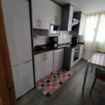 cocina formica blanco brillo y silestone cemento spa3