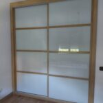 armario corredero roble con cristal lacobel tipo japones2